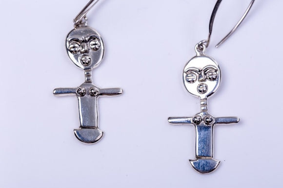Akwaba drop earrings,  ritual fertility dolls earring, Ghana. akuaba are those of the Ashanti people, akua'ba have large, disc-like heads.