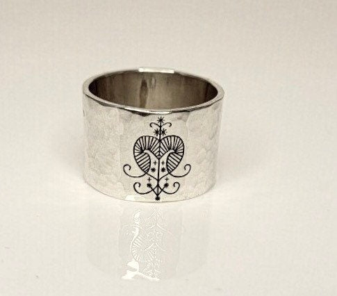 Oshun Symbol ring, statement of female Orisha, Silver handmade hammered and engraved band ring, gift for Priestess of IFA