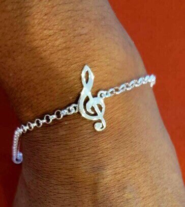 Holiday gift for a Music lover, Treble clef Bracelet, Sterling silver, music note jewelry