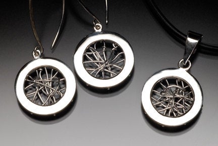 Storm Within Round Necklace & Earring Set_080