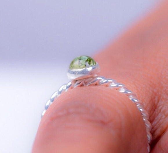 Peridot ring, Mom  to daughter, minimalist jewelry, sterling silver, handmade ring